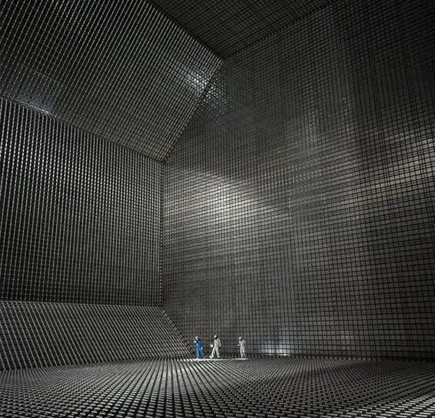 12 фото вещей внутри и в разрезе: от подлодок до 4-го блока ЧАЭС