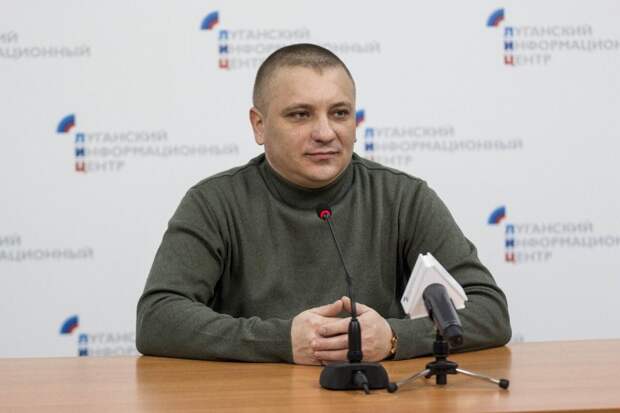 Марочко рассказал, через каких военных Порошенко управляет ВСУ в обход Зеленского