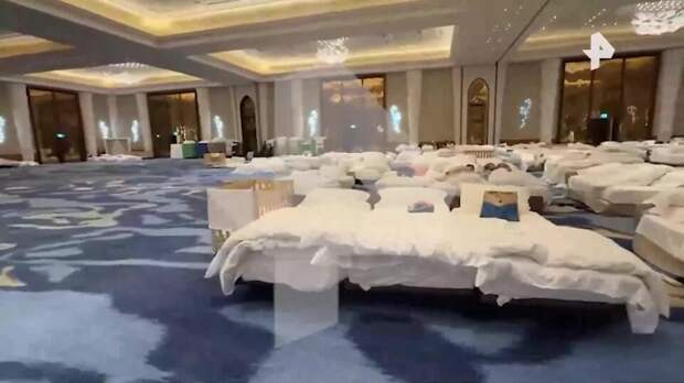 В Дубае организовали пункт временного размещения для застрявших туристов