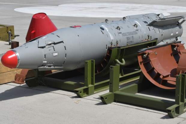 Появилось видео удара ФАБ-3000 по расположению "Азова"