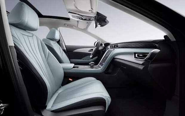 В России переписали прайс на автомобили Hongqi: сколько они стоят теперь