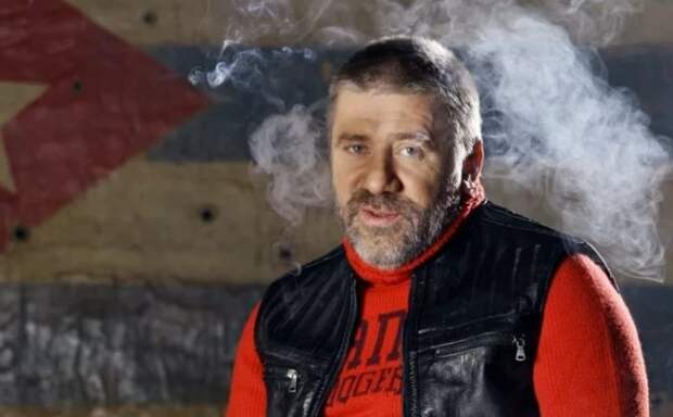 Актер сам обратился за помощью. 