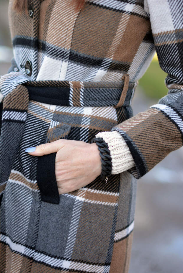 Winter neutrals: Brown and black check coat