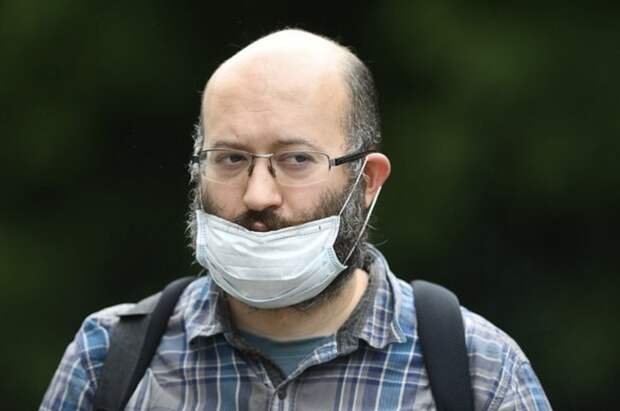 Известного российского журналиста отказались исключать из списка иноагентов