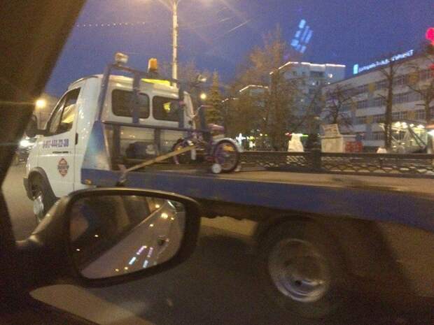 Приколы и смешные картинки на автомобильную тематику (13 фото) Приколы и смешные картинки на автомобильную тематику (13 фото)