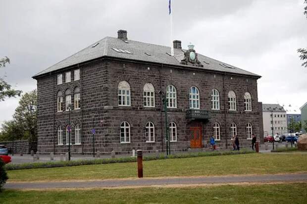 Фото открытых источников. Здание парламента Исландии - Альтинг.