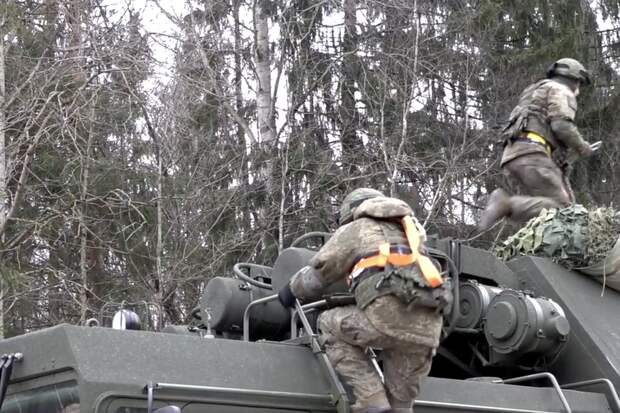 Эксперт Матвийчук рассказал, на применении какого мощного оружия настаивают депутаты