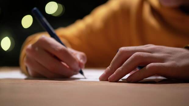 Почему писать от руки важно для мозга, поясняет нейропсихолог