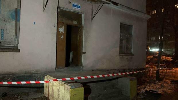 Стена аварийного жилого дома обрушилась в Уссурийске