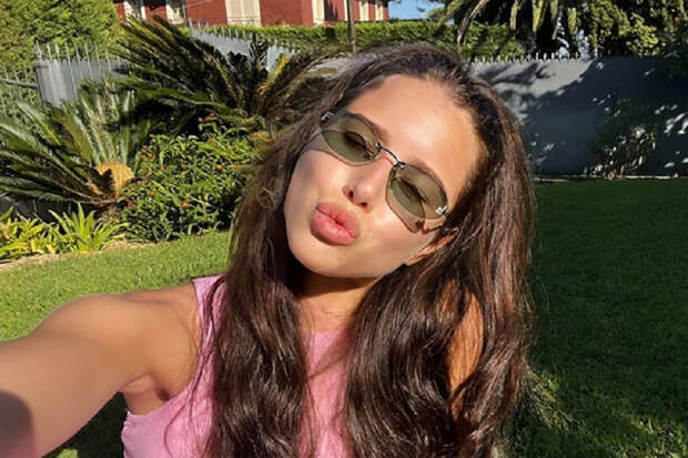 Из роддома меня забирал: Аврора Киба прокомментировала слухи о романе с другом семьи