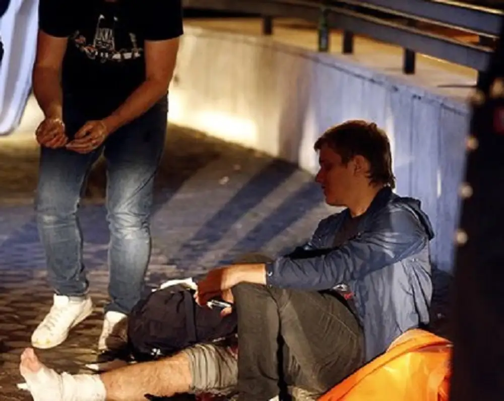 Болельщики цска пострадали в римском метро. Рим пострадавшие. Рим метро эскалаторы. Рим пострадавшие. Рим пострадавшие.