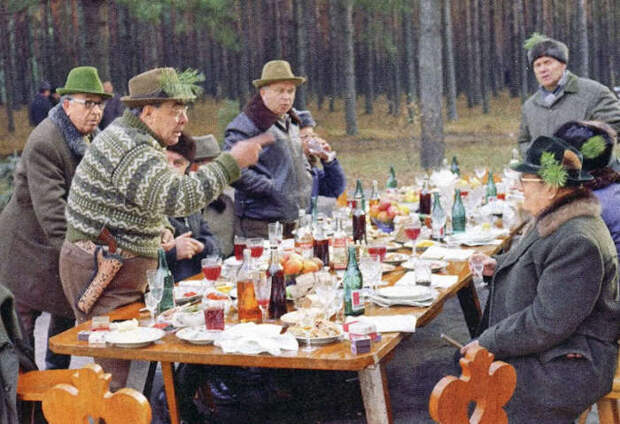 Обед по расписанию: Какие блюда любили лидеры СССР? Обед по расписанию: Какие блюда любили лидеры СССР?