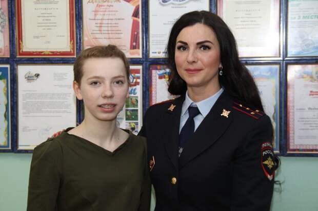 Школьница спасла ребенка, попавшего под колеса автомобиля герои, гордость России, спасение, школьники