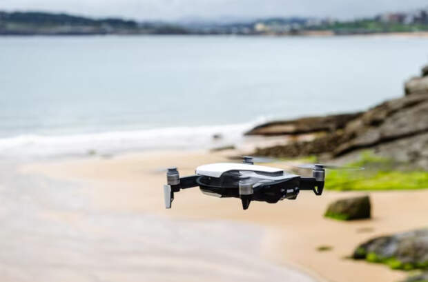 Американский разведчик Global Hawk снова барражирует над Черным морем