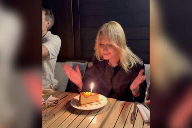 Певица Кристина Орбакайте показала кадры с празднования своего 53-летия