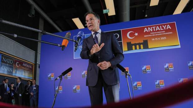 "Ситуация чрезвычайная": Рютте запросил помощь у США для защиты Гренландии