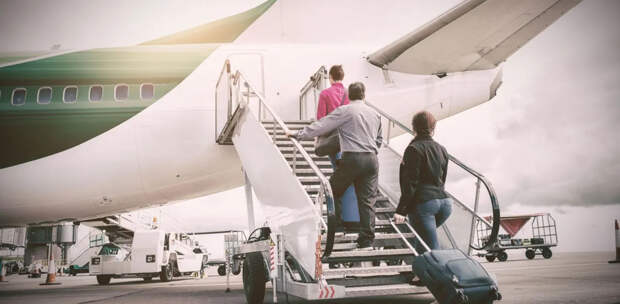 Пассажиров в Шереметьево заперли в самолете на 2 часа