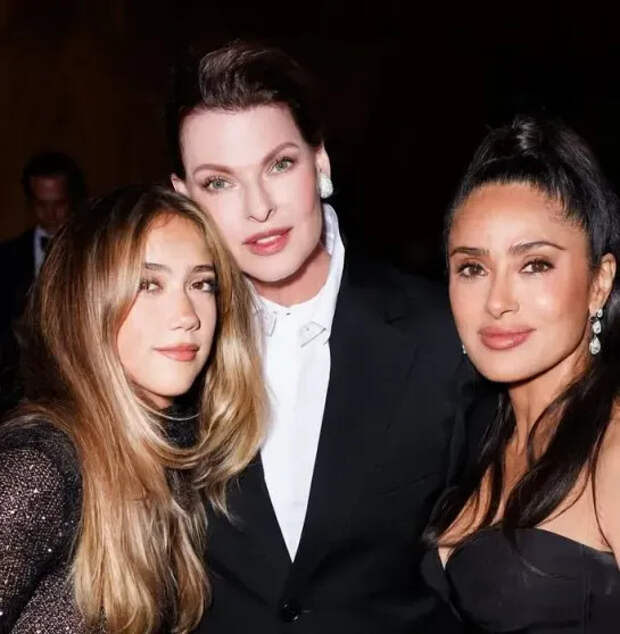 Валентина Пино, Линда Евангелиста и Сальма Хайек