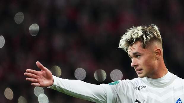 Автор YouTube-канала «Таксуем на майбахе»: стрип-клубы — основной маршрут у молодых футболистов