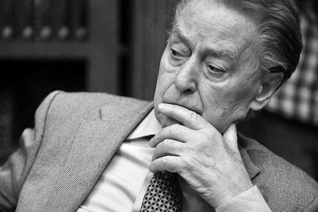 "Не обижайтесь на детей, что не пришли, не позвонили...": стихотворение А.Дементьева