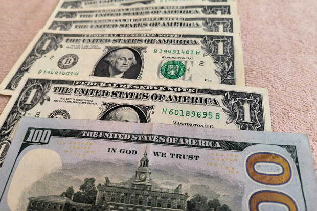 Курс доллара к рублю на следующей неделе: как повлияют тарифы Трампа на валюту