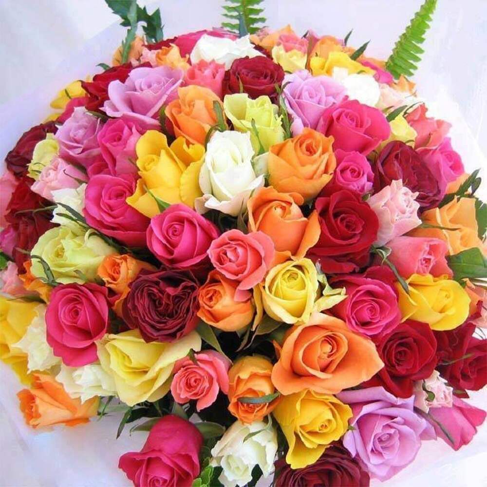 Букет разноцветных роз с днем рождения