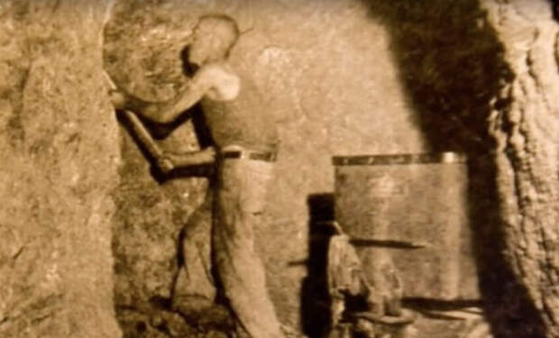 Мужчина в тайне от всех рыл тоннель 38 лет: поисковики спустились вниз