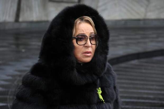 Матвиенко исполнила желания детей в Петербурге в рамках акции