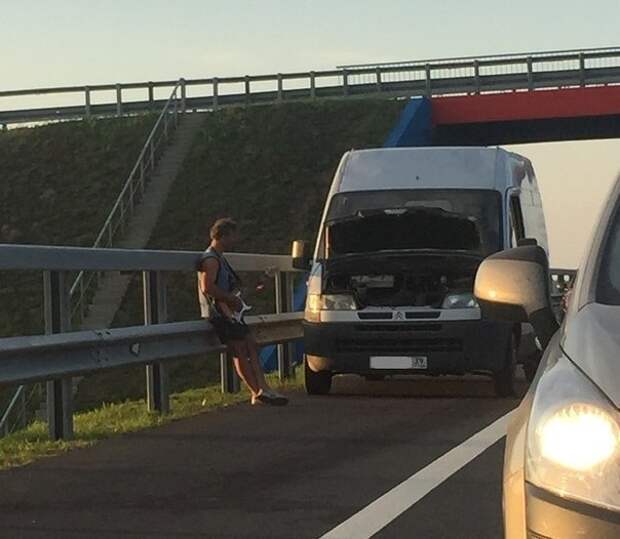 Стоя в автомобильной пробке можно узнать много нового Стоя в автомобильной пробке можно узнать много нового