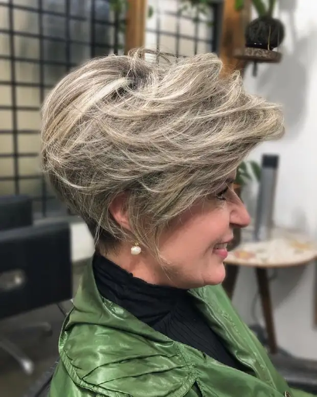 Овальный боб для женщин 40-50 лет: техника, особенности стрижки и 10 фото