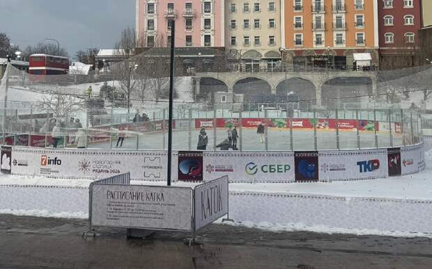 Каток на Лыбедском бульваре проработает еще месяц