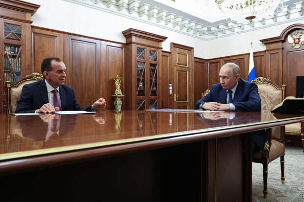 Путин спросил Кондратьева об обстановке в Краснодарском крае после разлива нефти