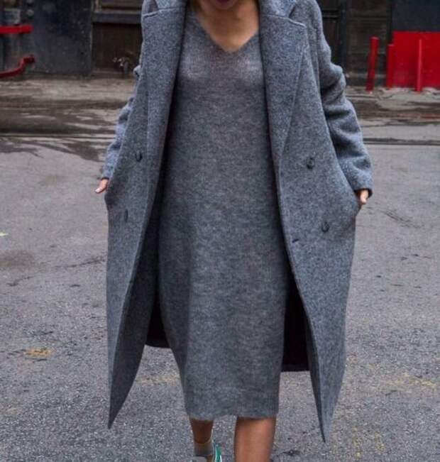 Простые формы: 10 модных платьев зимы для тех, кто ценит комфорт