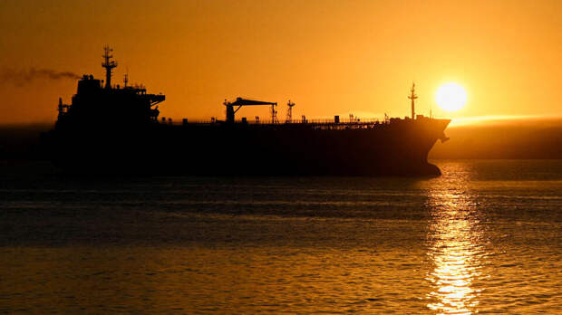 США временно разрешили Индии закупать российскую нефть