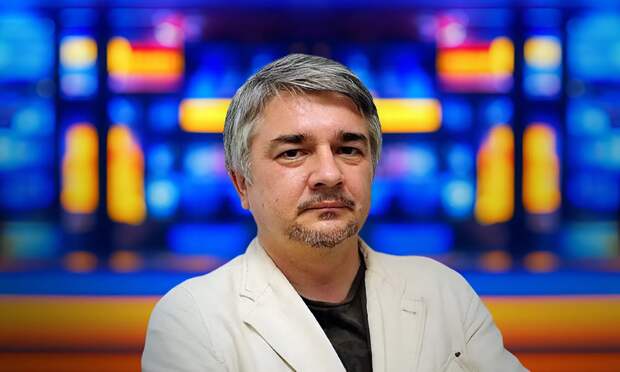 Ростислав Ищенко: Россия ошибалась, надеясь на братские объятия украинцев