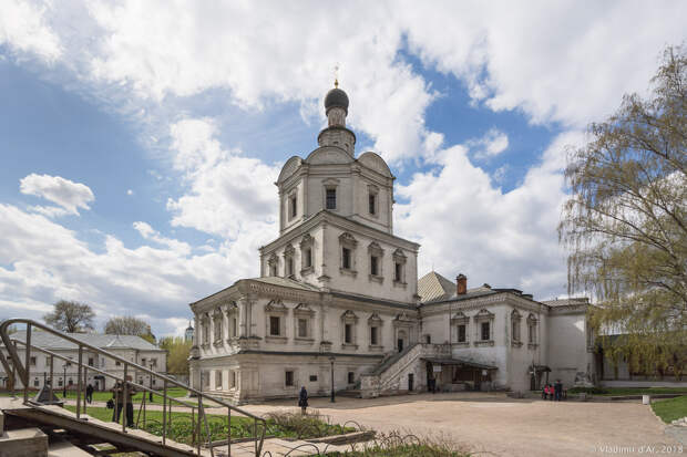 Спасо-Андроников монастырь. Церковь Архангела Михаила.