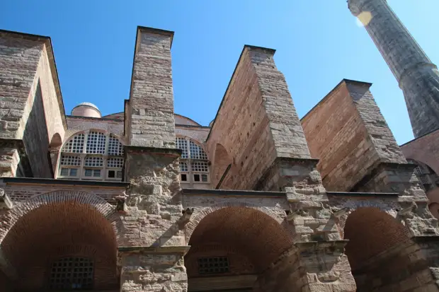 Выход из Собора Святой Софии Выход из Собора Святой Софии