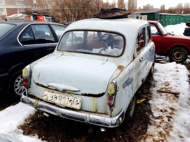Автомобили, которые нашли во время сноса московских гаражей barn find, авто, автомир, автомобили, гараж, находка, олдтаймер, ретро авто