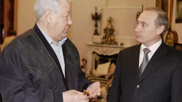 Внимание вопрос! Почему запад хвалил Ельцина и критикует Путина?