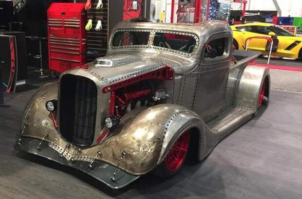 Автомобили на тюнинг-шоу SEMA 2018