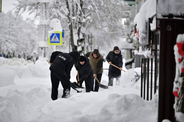В Майкоп на помощь в уборке снега приехали добровольцы из районов республики