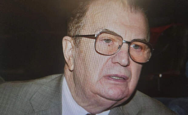 Русского "волшебника" больше нет. Он на глазах распиливал жену, а его любили: Досье на Эмиля Кио