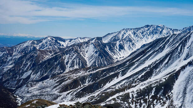 Количество погибших туристов при сходе лавины в Бурятии увеличилось до двух