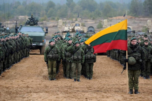 Пропаганда делает свое дело: Латвия готовится к войне с Россией