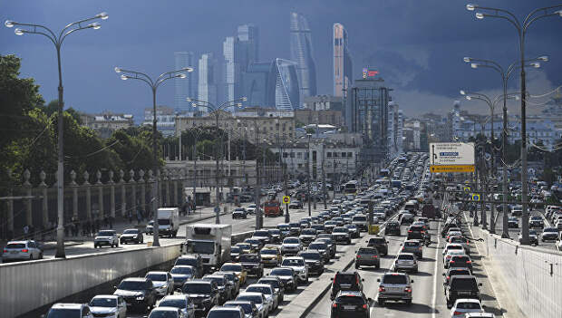 Движение на Садовом кольце в Москве. Архивное фото