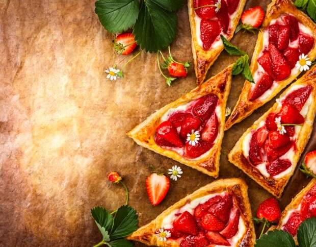 Пирожки с клубникой Пирожки с клубникой
