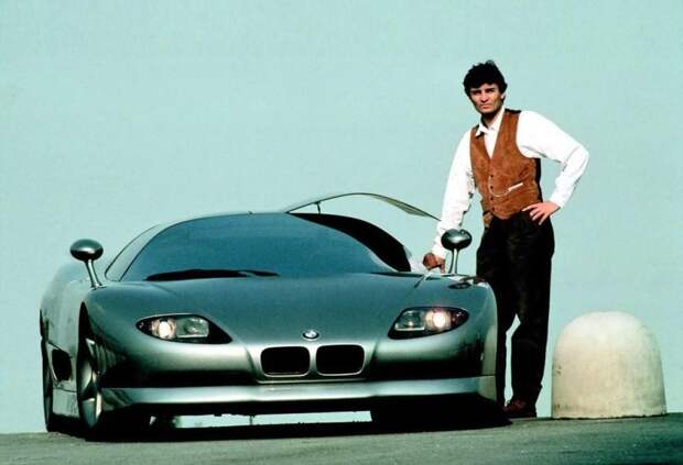 Фабрицио Джуджаро на фоне своего первого творения, созданного совместно со своим отцом Джорджетто bmw, авто, автомобили