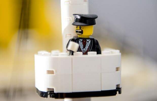 Модель Титаника из Lego из 40 000 деталей