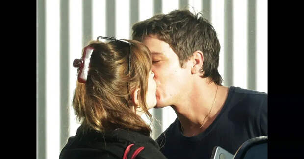 36-летняя Дакота Джонсон встречается с 28-летним Такером Пиллсбери