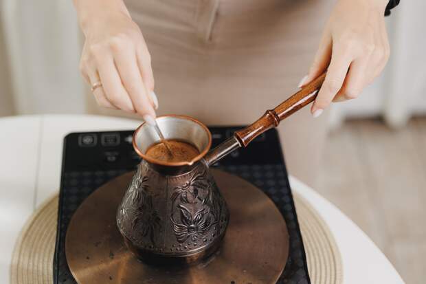 Перечислены уничтожающие зубы продукты